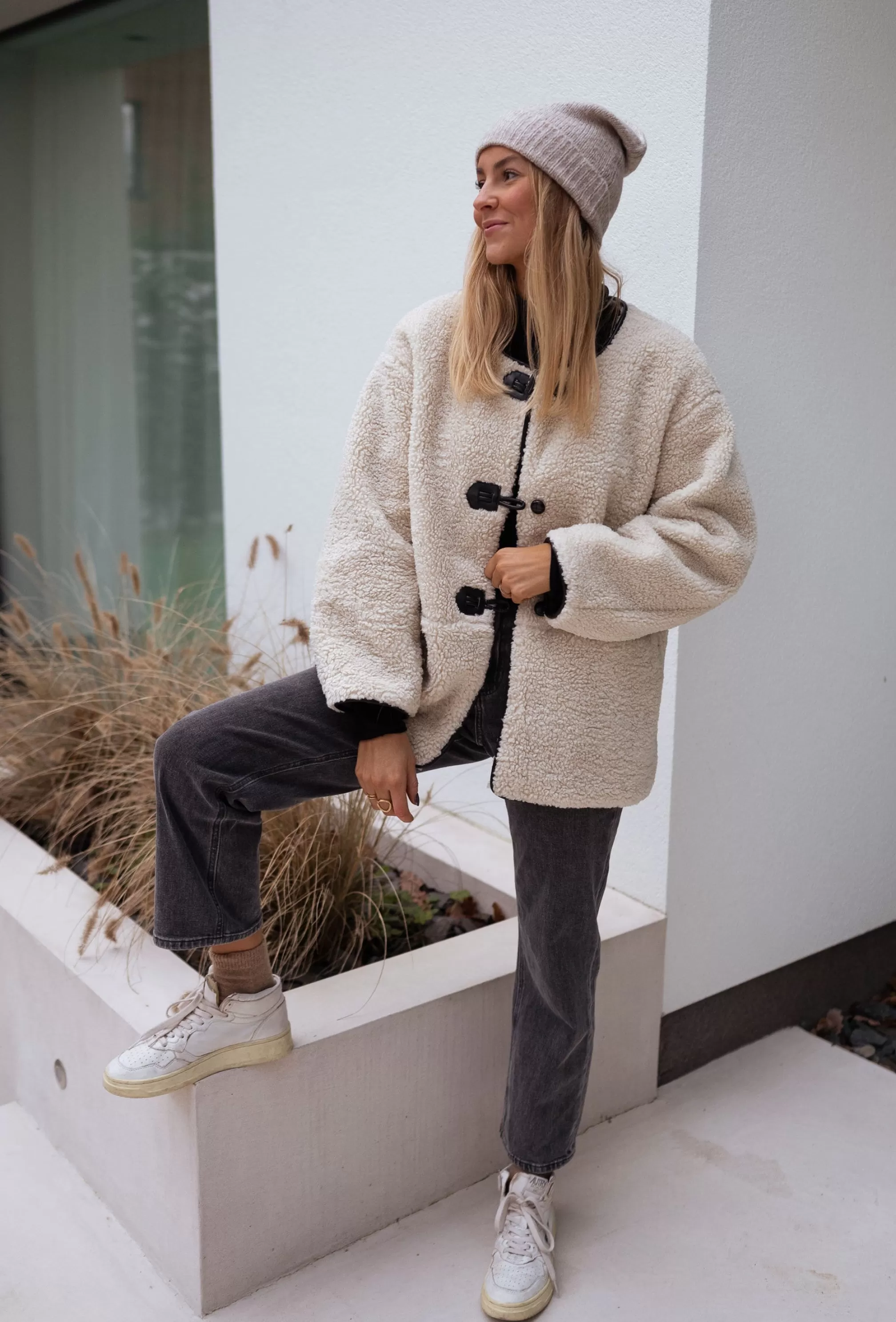 atlanta_jacket__ecru_in_faux_shearling_85825-3.webp Atlanta Jacket - -Easy Clothes Best Sale