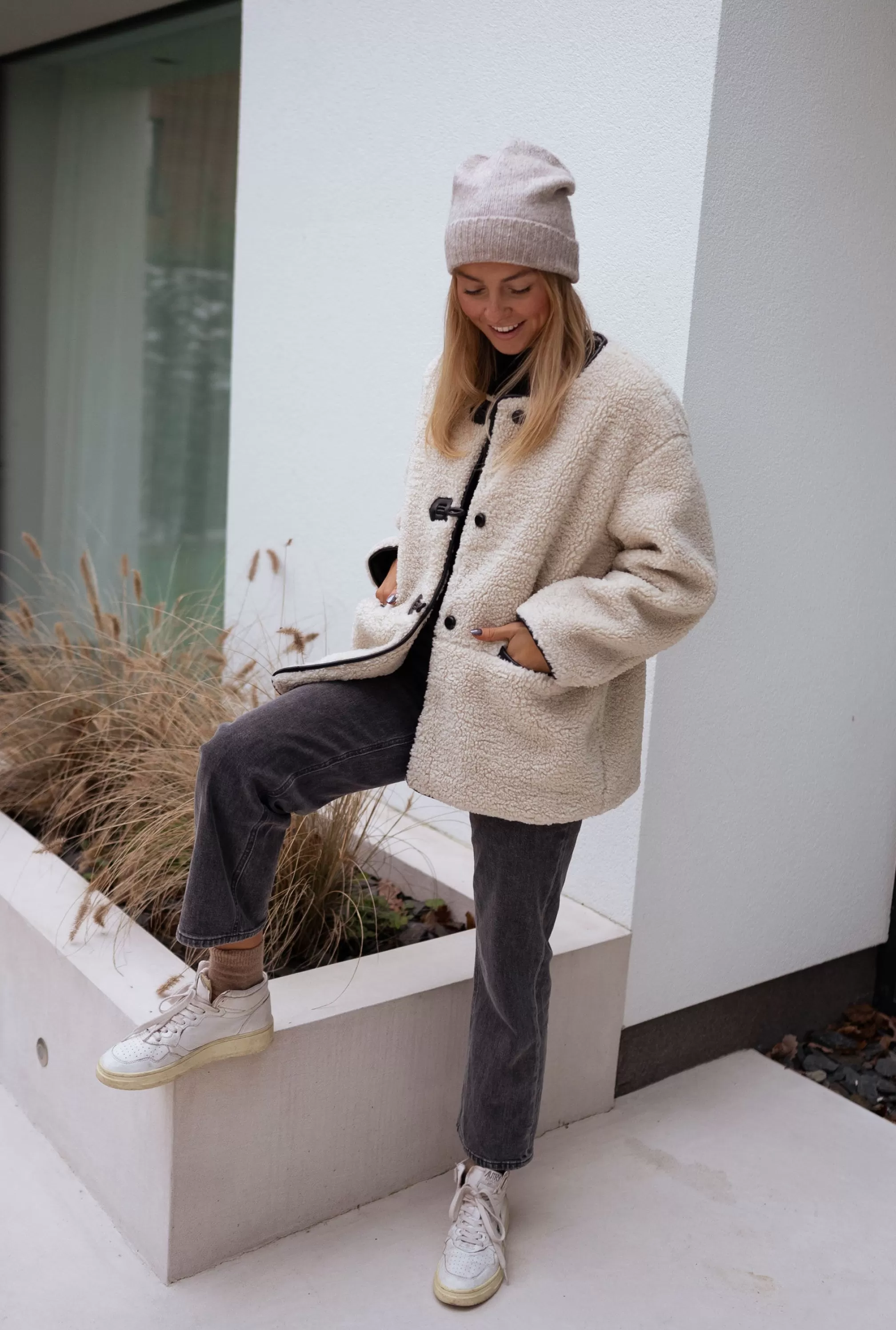 atlanta_jacket__ecru_in_faux_shearling_85827-3.webp Atlanta Jacket - -Easy Clothes Best Sale