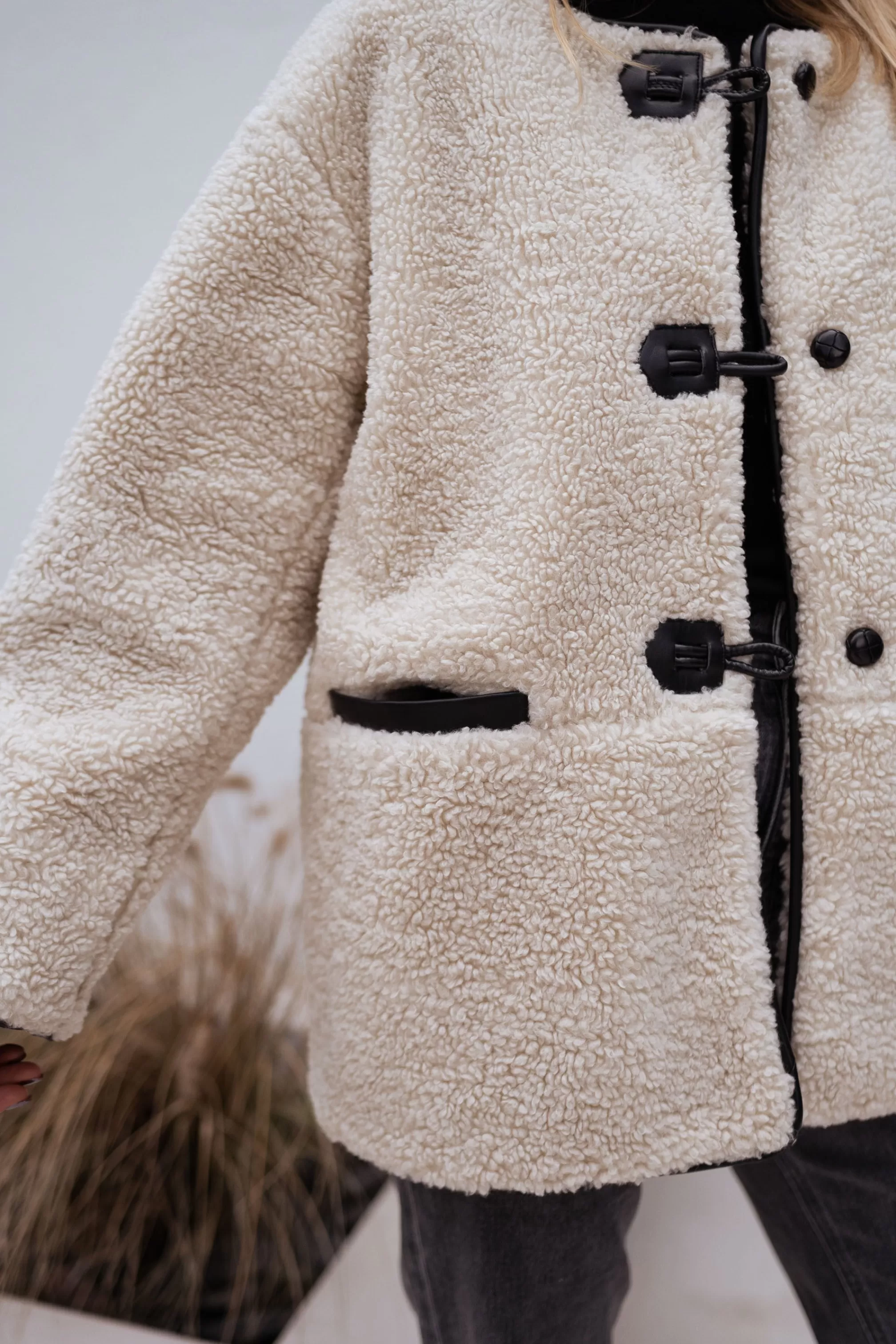atlanta_jacket__ecru_in_faux_shearling_85835-2.webp Atlanta Jacket - -Easy Clothes Best Sale