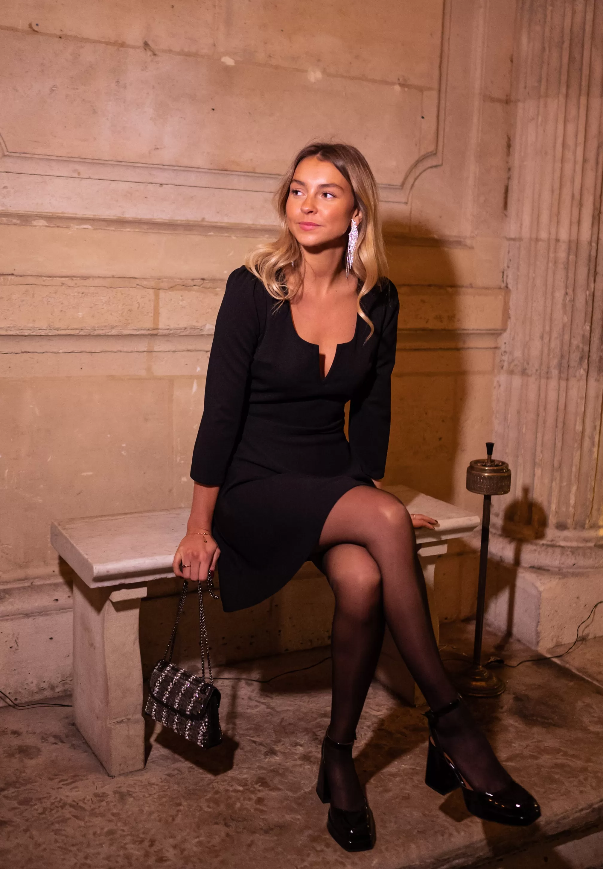 dress_black__voce__vneck__our_creations_73345-3.webp Dress Black - -Easy Clothes Flash Sale