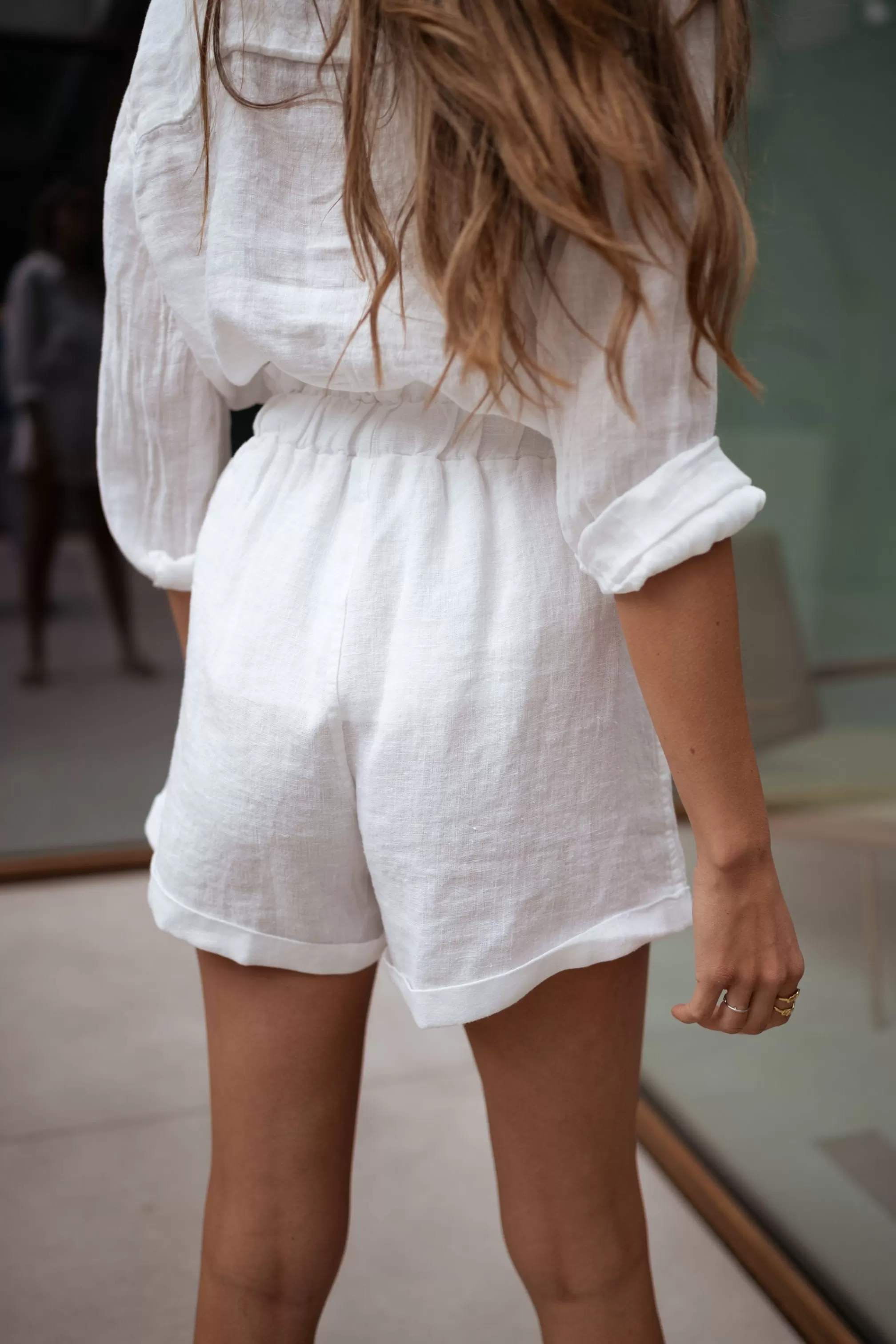 irini_linen_shorts__white_81490-3.webp Irini Linen Shorts - -Easy Clothes Best
