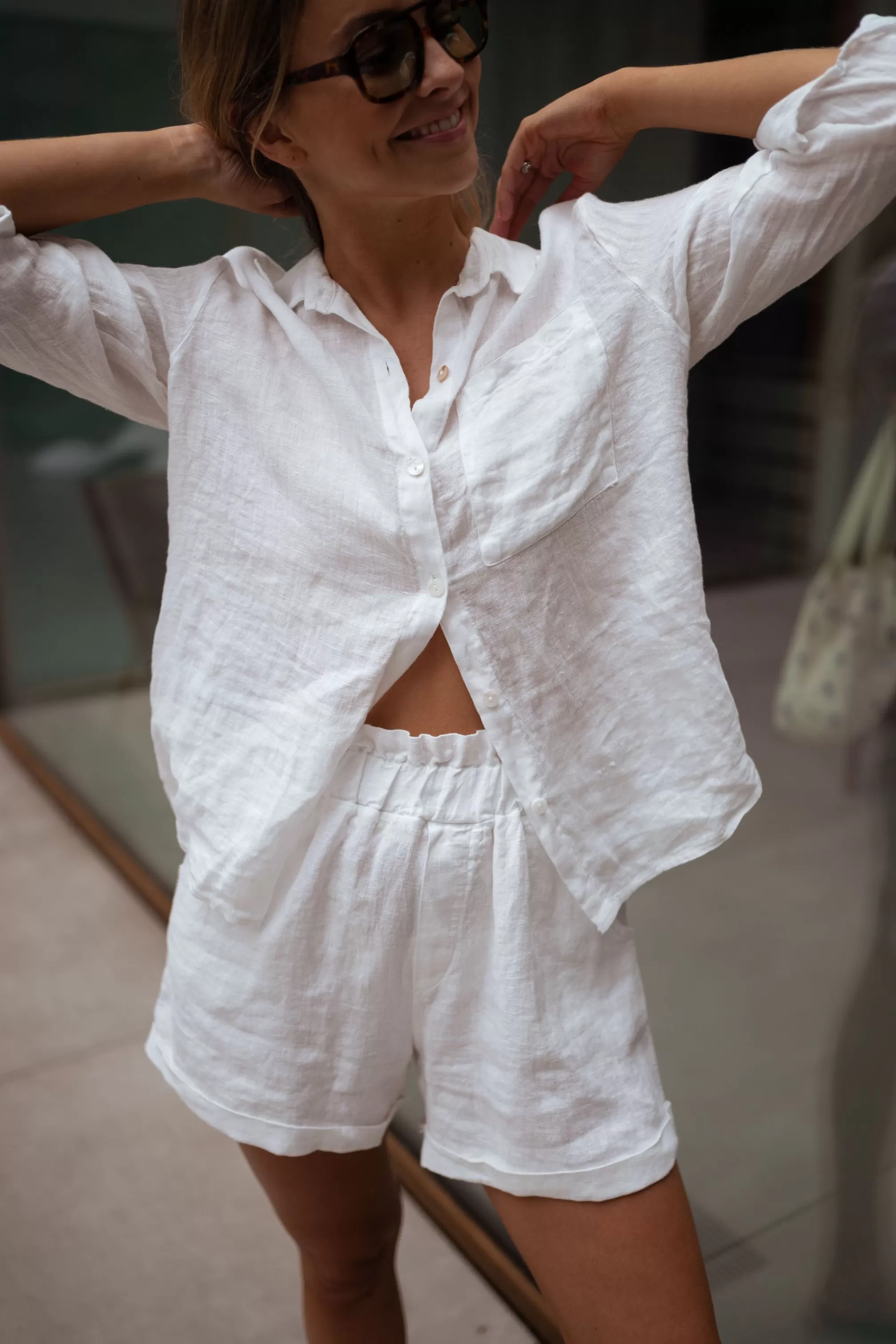 irini_linen_shorts__white_81507-3.webp Irini Linen Shorts - -Easy Clothes Best