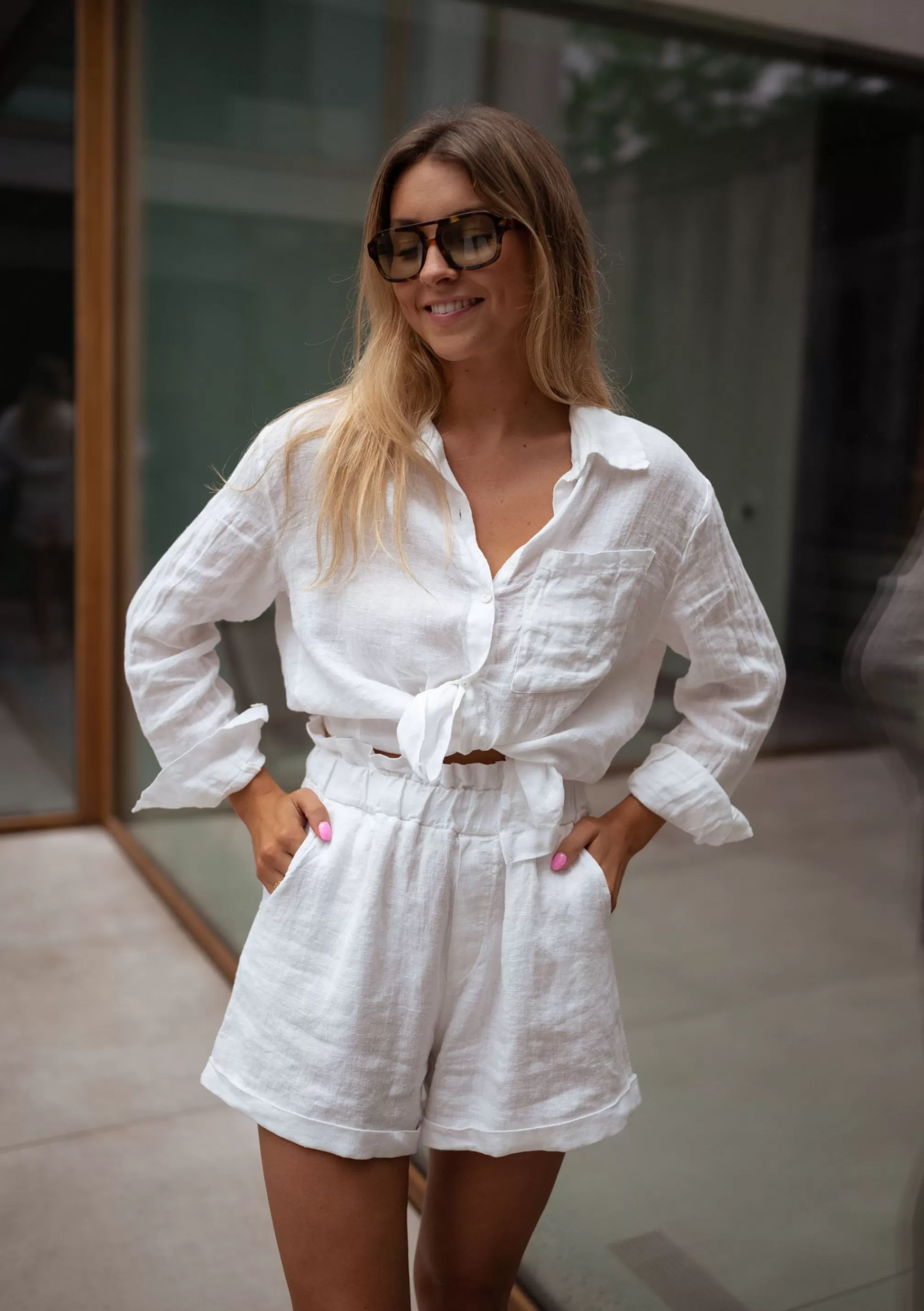 irini_linen_shorts__white_81515-3.webp Irini Linen Shorts - -Easy Clothes Best