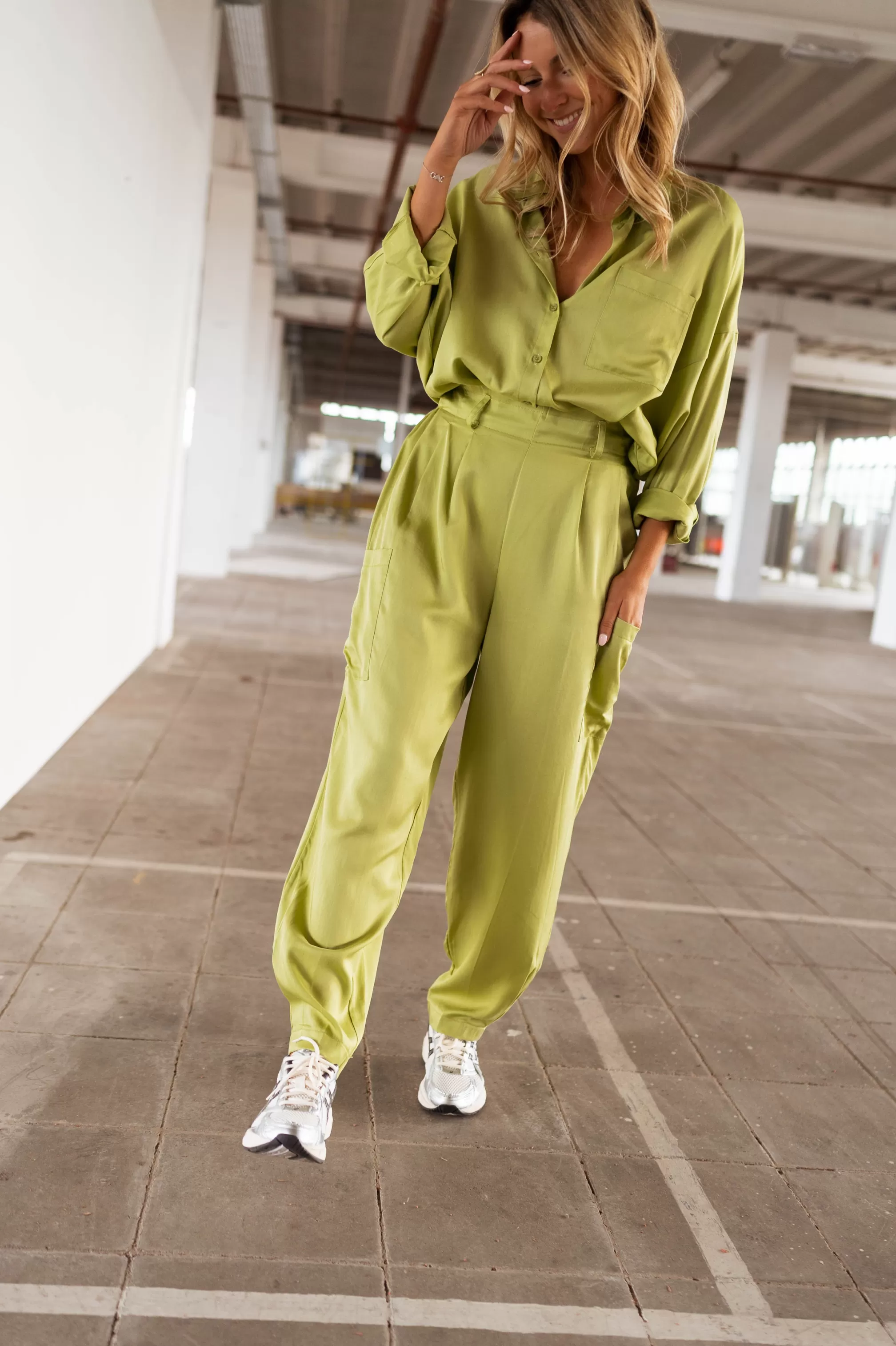 Pants Olive Green Chandler | Pants Large Satin | Ready To-Porter Online | -Easy Clothes Online