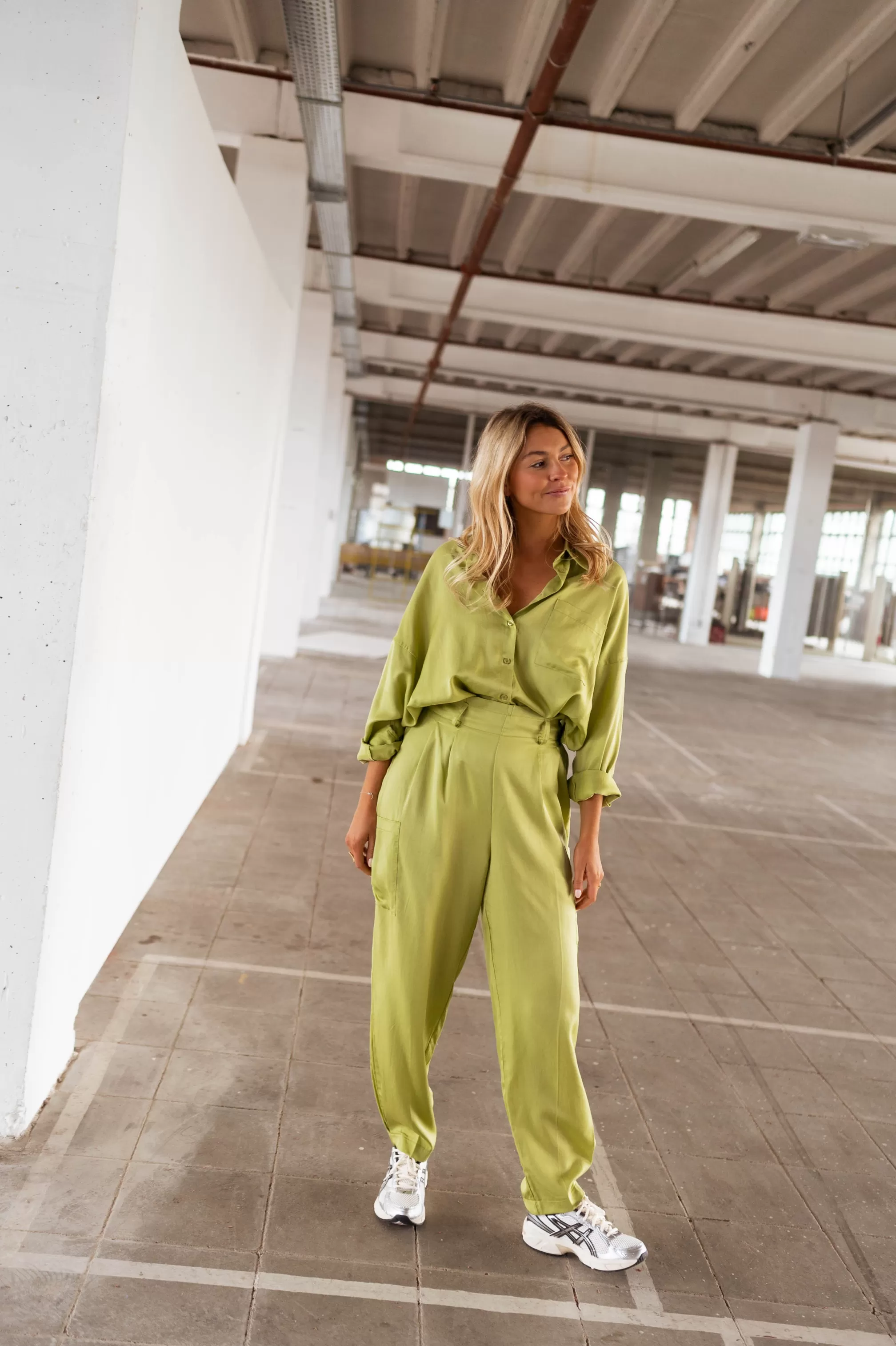 Pants Olive Green Chandler | Pants Large Satin | Ready To-Porter Online | -Easy Clothes Online