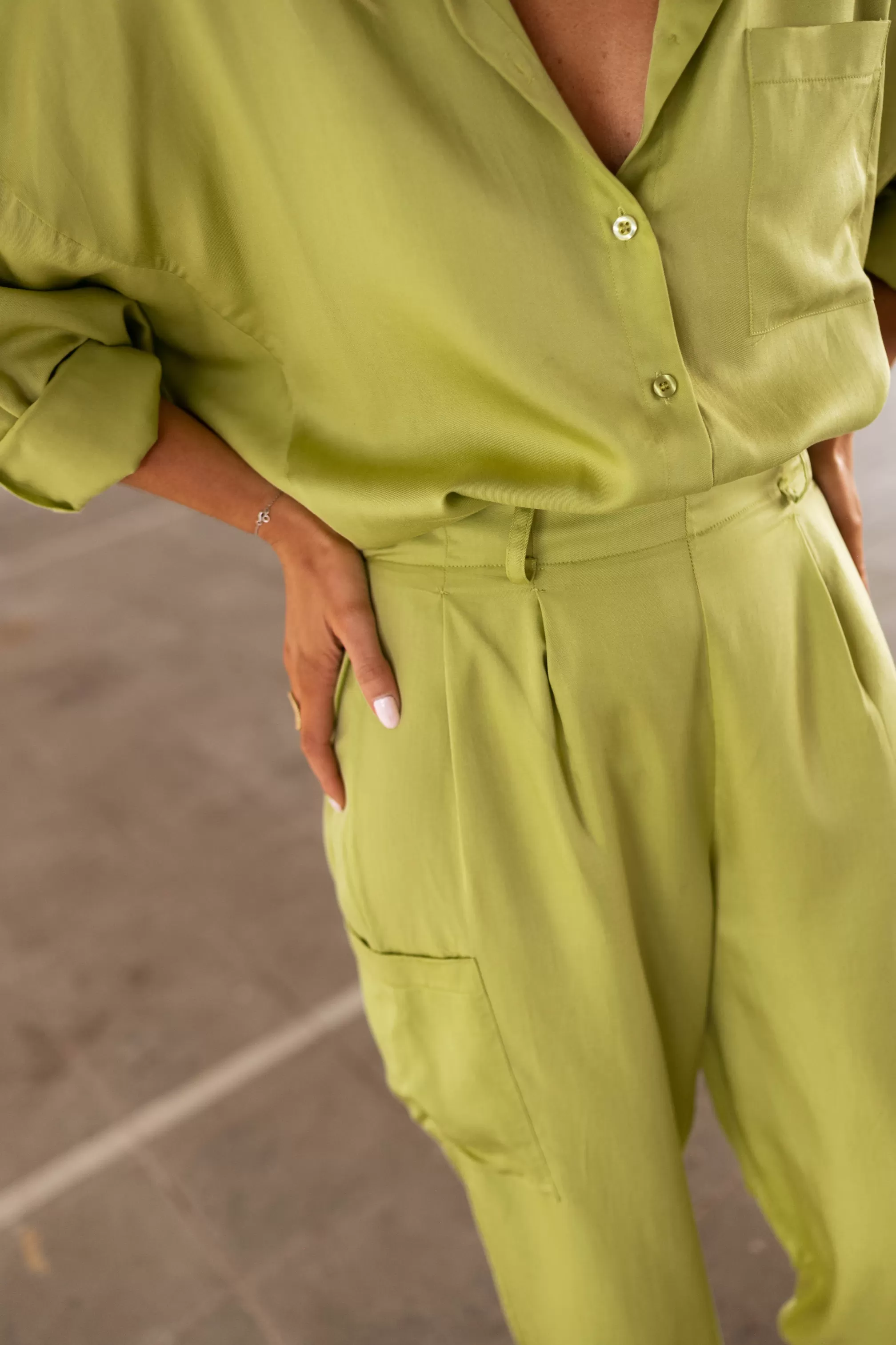 Pants Olive Green Chandler | Pants Large Satin | Ready To-Porter Online | -Easy Clothes Online