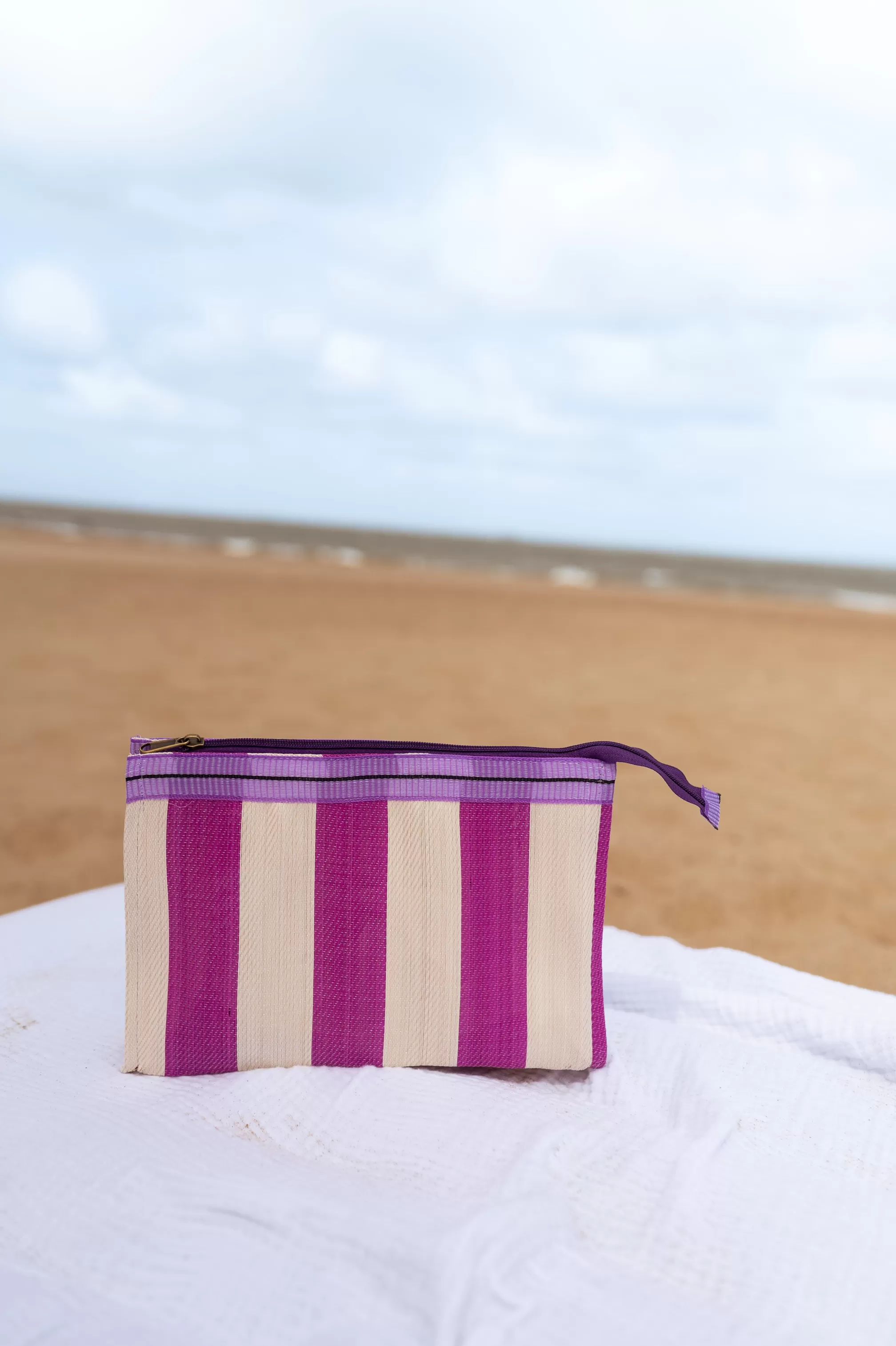 Pochette Taylor à Lignes Rose | Pochette Lignée | Prêt-à-porter En Ligne  |  -Easy Clothes Shop