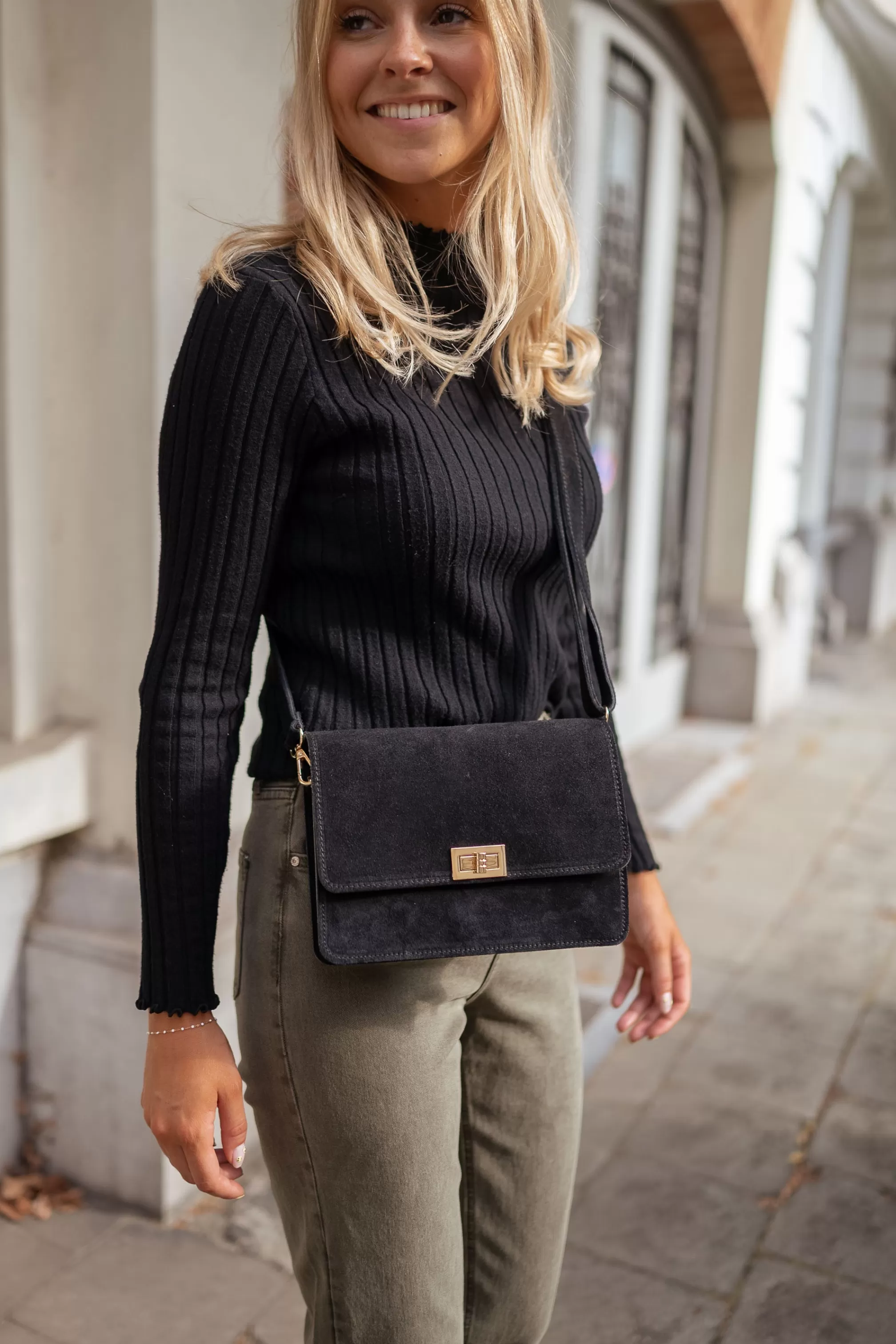 Sac Trika Noir En Daim | Sac à Bandoulière | Prêt-à-porter En Ligne | -Easy Clothes Discount