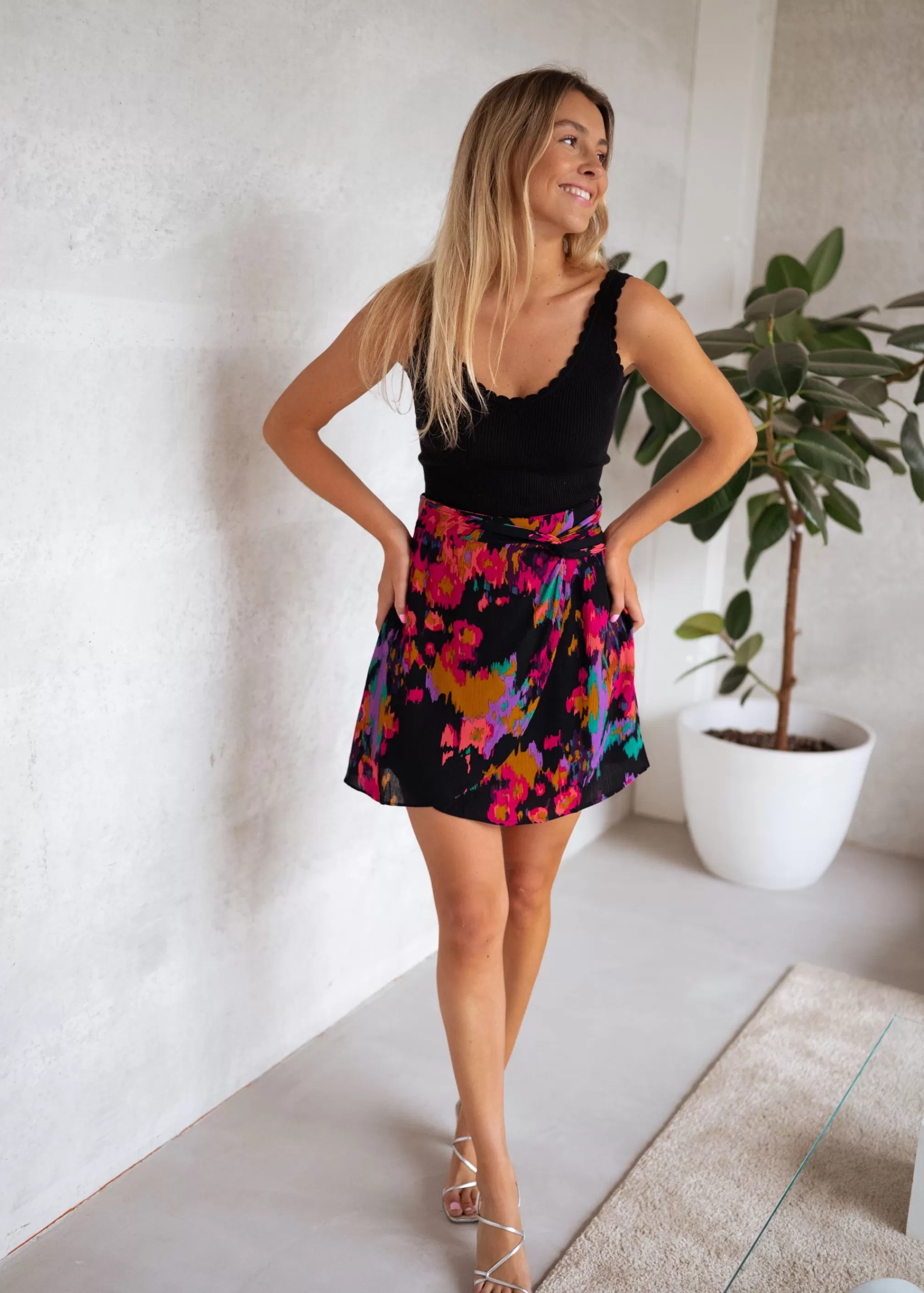 top_bella__black_96812-5.webp Top Bella - -Easy Clothes Discount